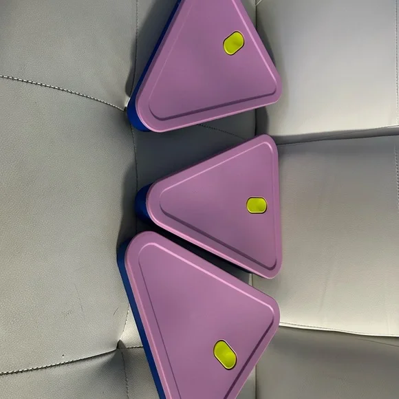 Blue and pink pizza-shaped lunchbox - Picture 3 of 3